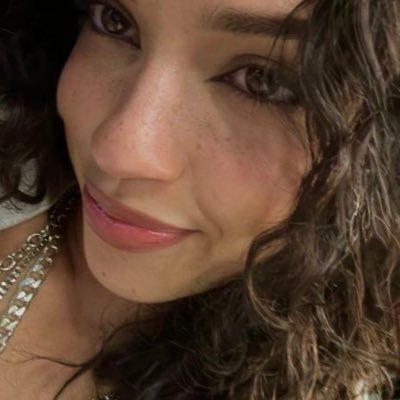 ningcetuda's profile picture. 50% giselle curtindo homem maromba e 50% winter em mean girls