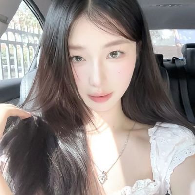 janelleqmsn's profile picture. living, laughing, loving 💖