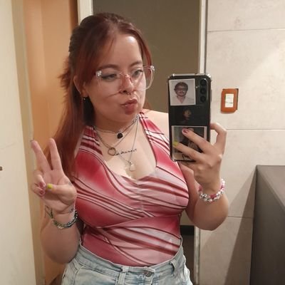 semevelatanga4's profile picture. •22 - she/her
•perdidamente enamorada de Pedro Pascal 
•🇦🇷
•Pedro, Hozier and MJ stan