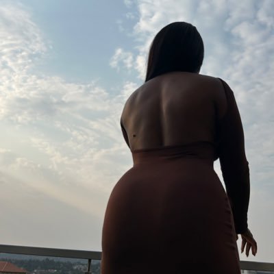 Nkatiiey_T's profile picture. I retweet alot. 😂 gym bunnie. 🤍