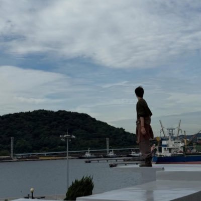 __pjs25's profile picture. 現実逃避したい