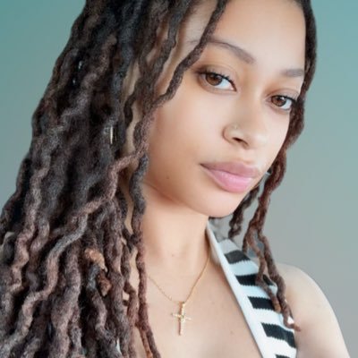 SimplyParisb's profile picture. Satisfy your soul, not society.. ⚓️