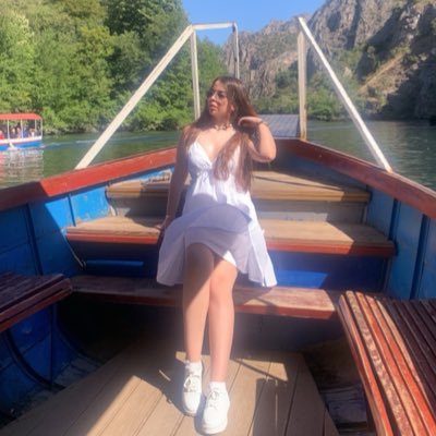 chestnutbrowni's profile picture. 