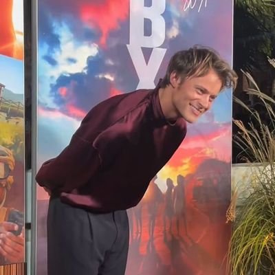 zeg_ahlem's profile picture. Célébrity World  
Pogues4Life 🌻
I love romance movie