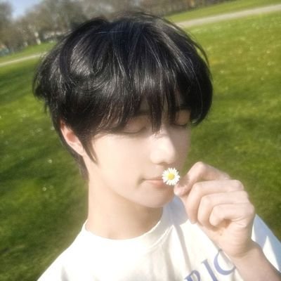 nuestcrumbs's profile picture. soobin's upper lip enthusiast