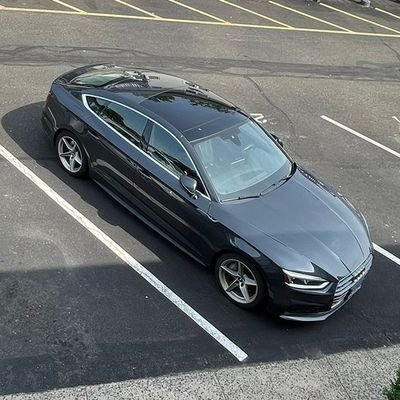 cardiologi19's profile picture. Heart lo problem untee cheppandi nenu repair chesthaaa