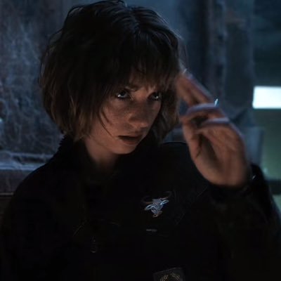 lilacflowerzzz's profile picture. 