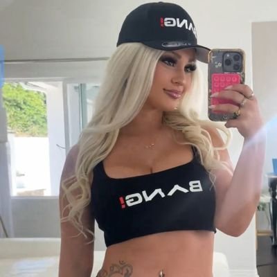 AlinePath70848's profile picture. 🥰❤️
Je pratique généralement la pénétration anal et vaginal ,sodomie ,compilation 🥰, ca