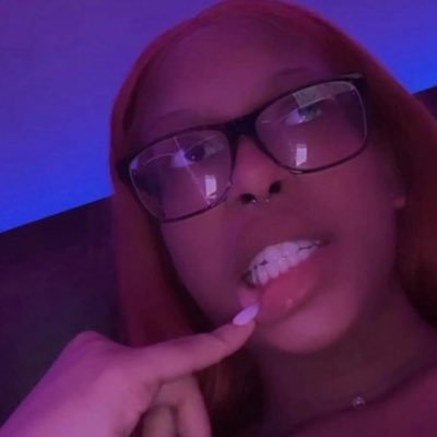 privvaliiyah's profile picture. 26✨ Backup‼️