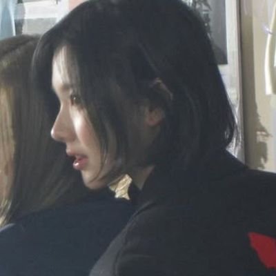 noirventm's profile picture. https://t.co/Z4QCiEyB1q living in lowercase.