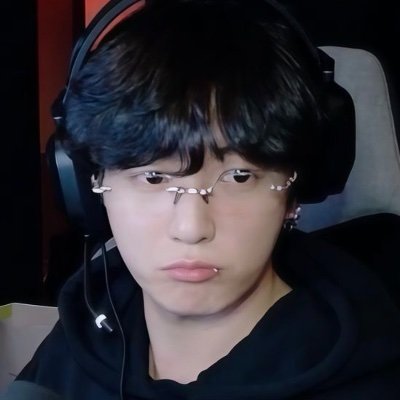 D2000sana7's profile picture. BTS PAVED THE WAY💚
@BTS_twt

Daily:
https://t.co/DtWlWTKHjW
Music:
https://t.co/QXmzlXSV0S
✍🏻:
https://t.co/kePGeqD1dK