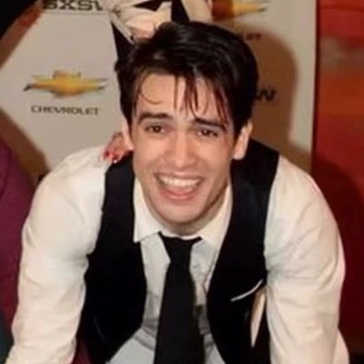 tyryyryr's profile picture. BRENDON URIE HATERS DNI. 🤬
He/him
