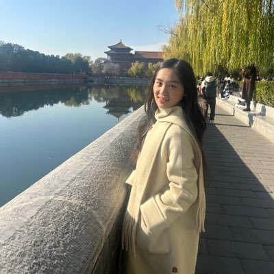 Rosalieofficex's profile picture. 