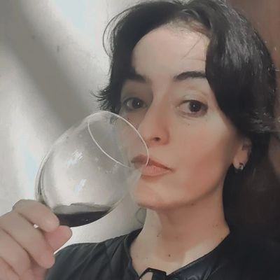 SusahannaKa's profile picture. Diseñadora gráfica, emprendedora, fan de la gastronomía, el helado, el vino, las Flores, la Astronomía, La Patagonia🇦🇷, el Cacao y Café de altura 🇪🇨. Nómade