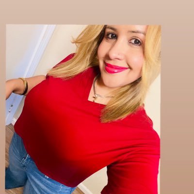 i_yiye_'s profile picture. Sudo por los muslos 🔥 Canté karaoke en el Hiram Bithorn y Cualquier queja de mi…hable con DIOS 💃🏼✨♈️