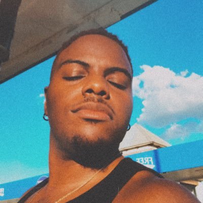 _b0y_meetsboy's profile picture. He/ Him but I’ll accept others | @hous3ofd3rionn3 | Louisiana State University Alumnus 💛💜