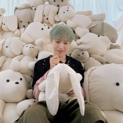 swordlily0323's profile picture. 