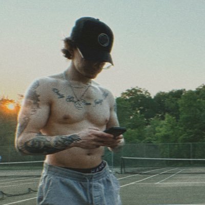 OfficialJoeyC_'s profile picture. lover boy, skater and terrible filmmaker🤟🏻Subscribe to my YouTube! 🖤🎬🏳️‍🌈