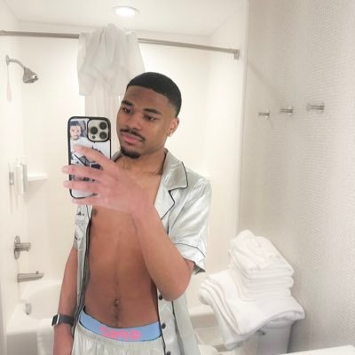 cjyoungshiner's profile picture. 