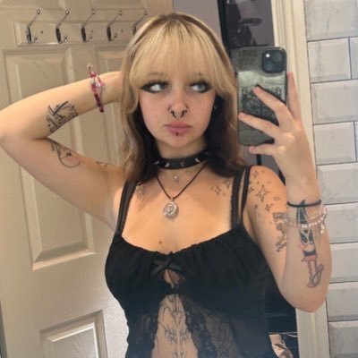 lacoaliice's profile picture. say hi to me tonight