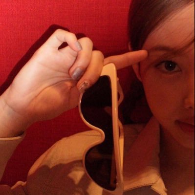 yeowonayeon's profile picture. life is a douche but we'll pull through ||