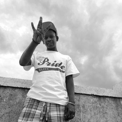 iamlilsparta's profile picture. Get Rich💸 💰or Die Lookin* 👀 💯..`
#blacklivesmatter 🌍