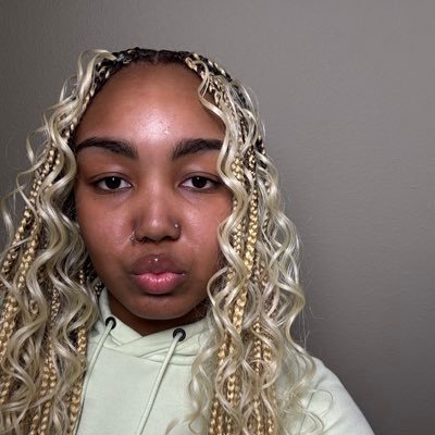 jade_crystall's profile picture. grambling state alumna. bracelet plug🤎 . 👩🏾‍❤️‍💋‍👩🏽 . 22 || subscribe to my youtube 🫶🏾