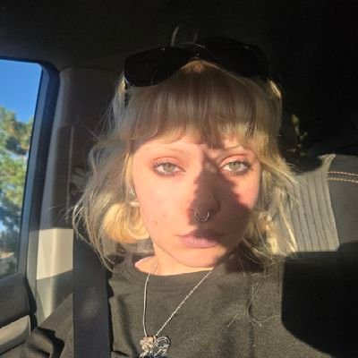 babibeetle's profile picture. 𝒆́𝒕𝒐𝒊𝒍𝒆 𝒇𝒊𝒍𝒂𝒏𝒕𝒆 ✩𐬺 ⋆⁺₊⋆ ☾ ⋆⁺₊⋆ ☁︎