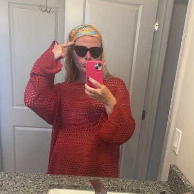 Meeginn's profile picture. defending NJ (full time job) she/her