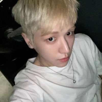 ronnhlaz's profile picture. 