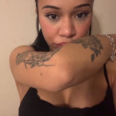 invrlikedyou's profile picture. 