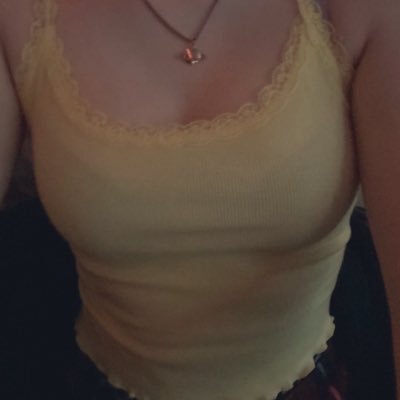 petiteandwet's profile picture. ur internet slut :p