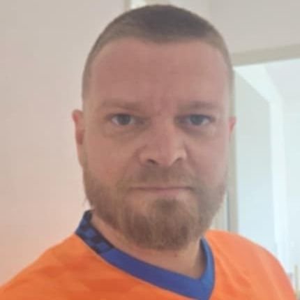 Aromain32739's profile picture. 