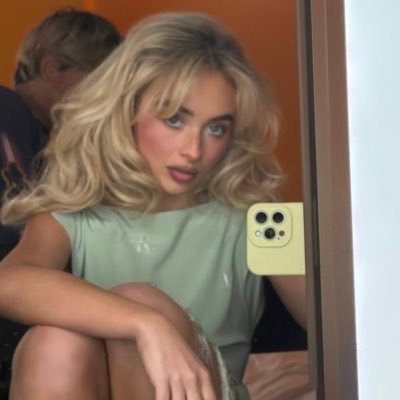 chrstnsncline's profile picture. anakin skywalkers gf (real)