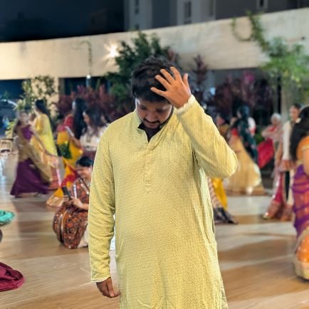 vijay082003's profile picture. 