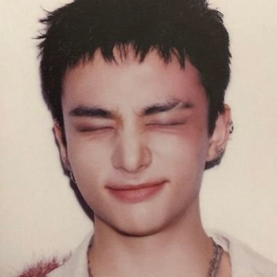 hyunles's profile picture. chava queer escribe aus hyunlix para combatir la depresión