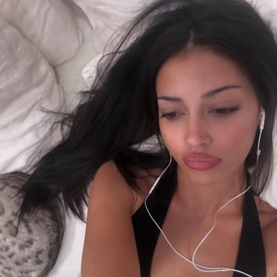 eysansbottom's profile picture. me and 44 against the world i guess.