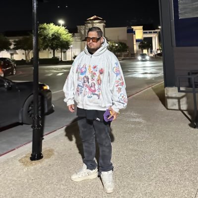 thatsliveryan's profile picture. 28|CEO @thatsliveent|Concert/Tour Curator|Artist Manager|Producer|Musician|