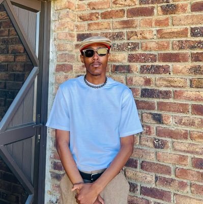 SiiiBathethird's profile picture. at this point, i don't give a fxck .
god got me.