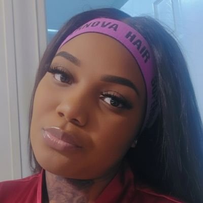 _sweetPetals299's profile picture. Lover of coffee, sunsets, & good fits 💅💜
  Chasing dreams in high heels and making them come true. 👠