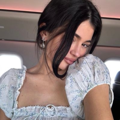 zzhriva's profile picture. 🪷