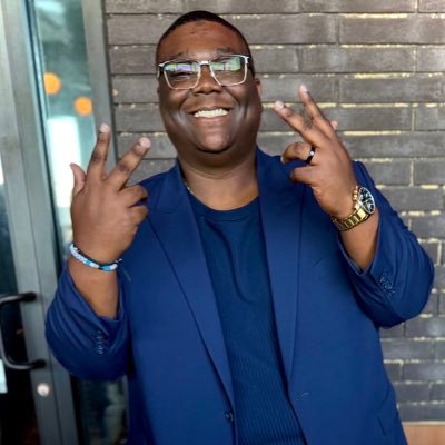 _alexmgrant's profile picture. 