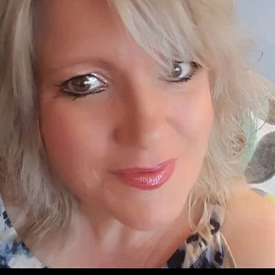 lesleyharris45's profile picture. 
