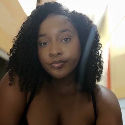 _Sunniflower's profile picture. ❤️& 💡