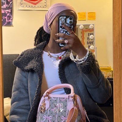 dymtes's profile picture. my woman is untouchable.