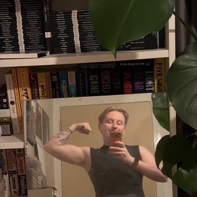 ScottsCANCELLED's profile picture. Glasgow, Swiftie, Reader + Scribe