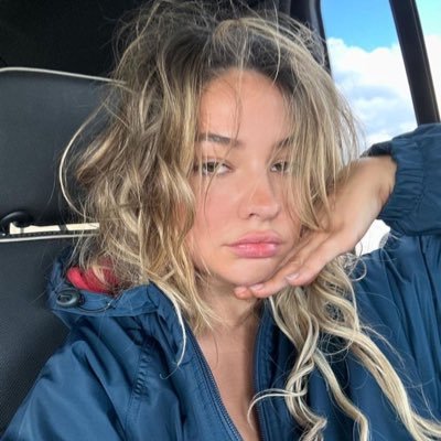 frootloopiess's profile picture. works on @redridedhood