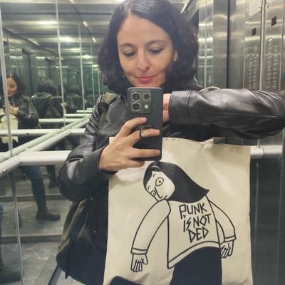 silviamercadoa's profile picture. https://t.co/2FEofyXd3c

Omnia mea mecum porto