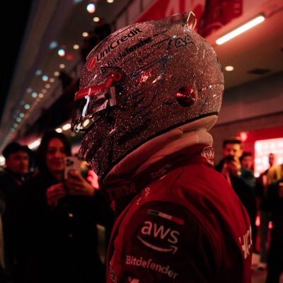 JohnnyP44951437's profile picture. 