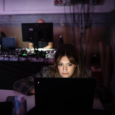 carmenestsan's profile picture. Jurista y politóloga | Comunicación política, vivienda e igualdad | Aquí opiniones personales 💭